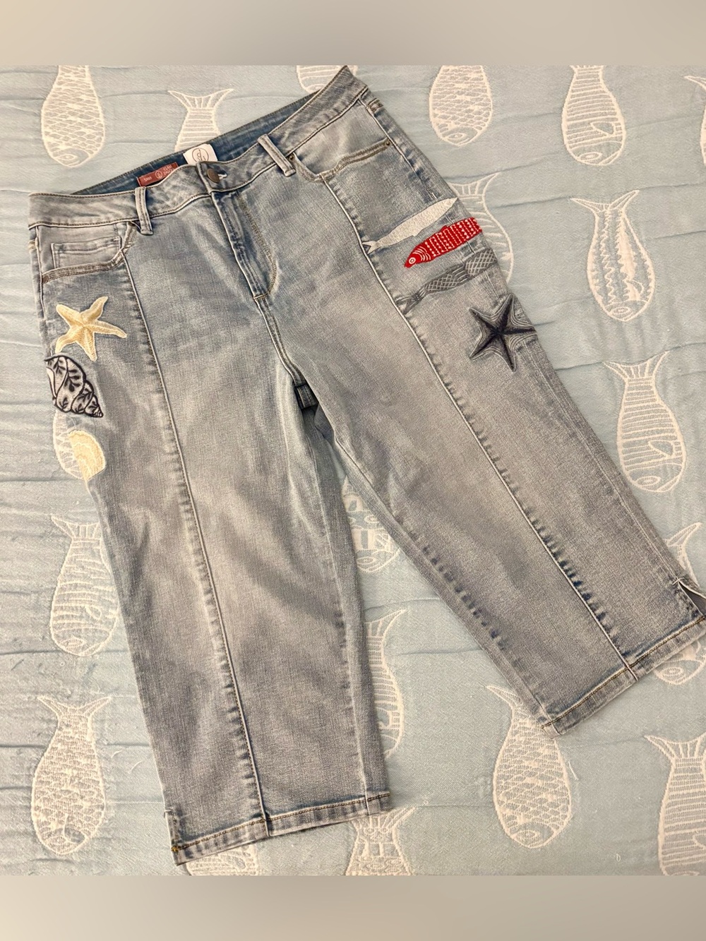 Cropped Light Wash Women's Jeans with Nautical Embroidered Accents